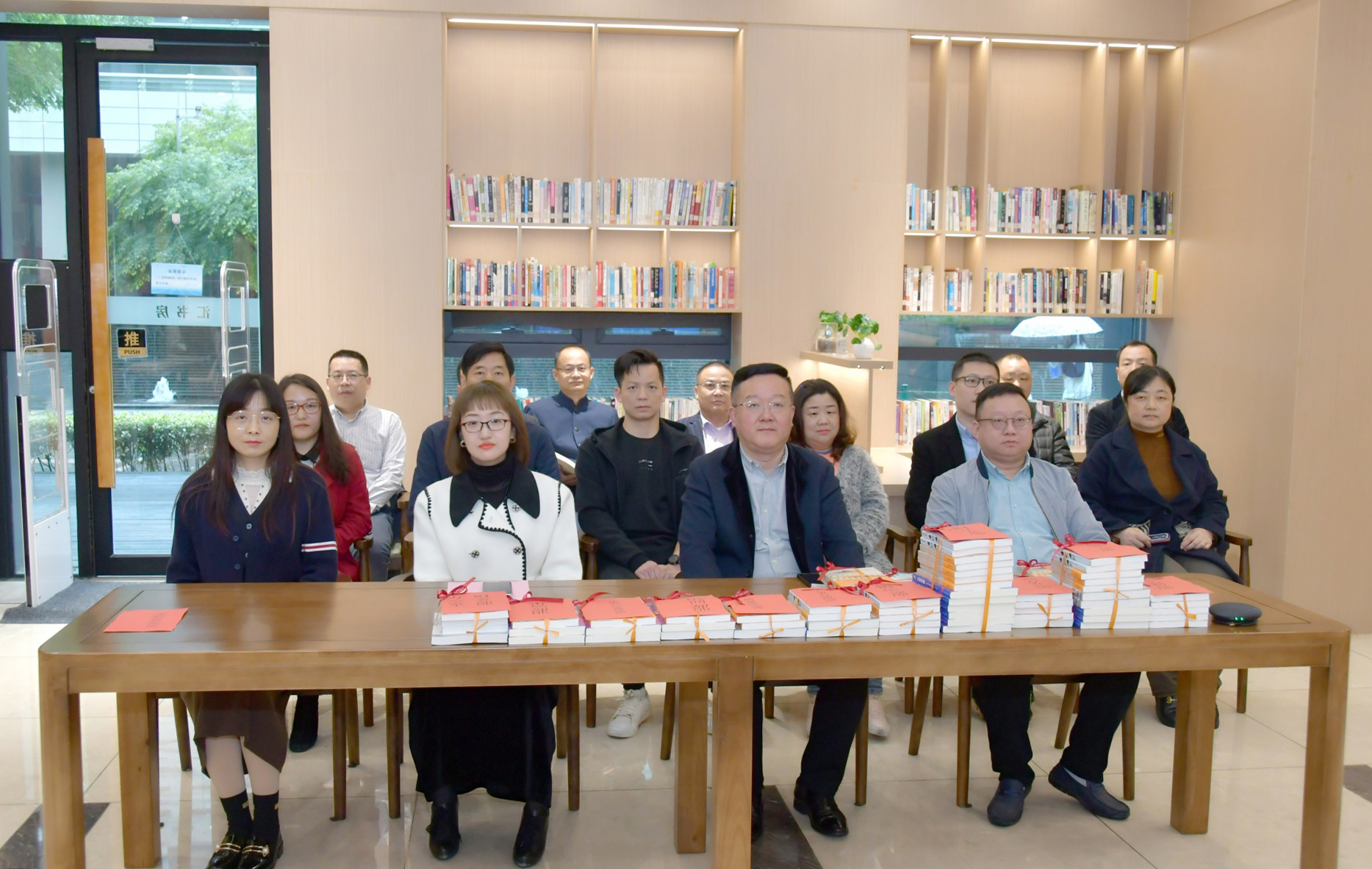 分享智慧，傳遞夢(mèng)想 | 東信醫(yī)藥集團(tuán)在三個(gè)會(huì)場(chǎng)同時(shí)啟動(dòng)第十屆讀書...