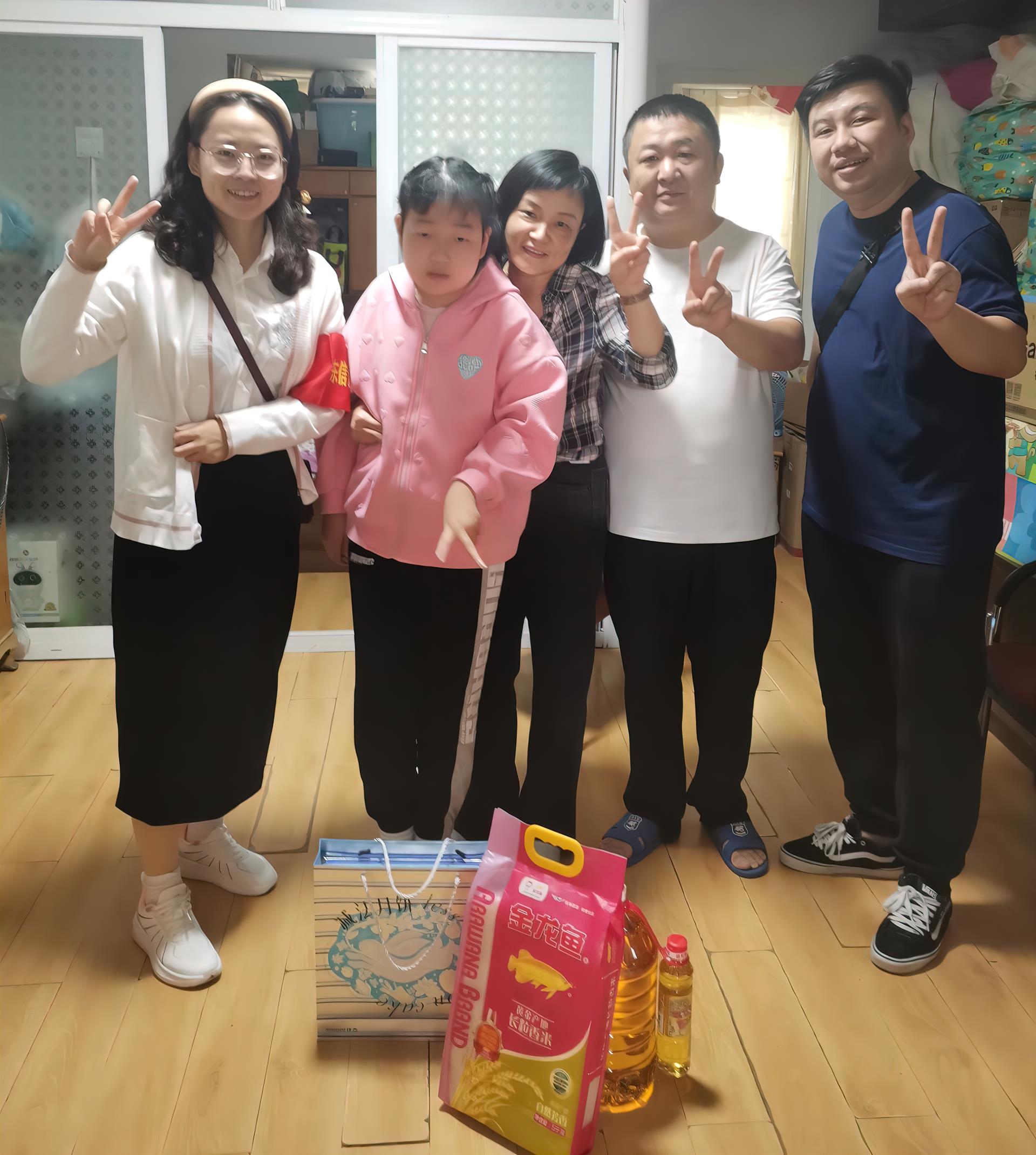 情暖中秋，與愛同行——東信醫(yī)藥團支部慰問結(jié)對幫扶兒童