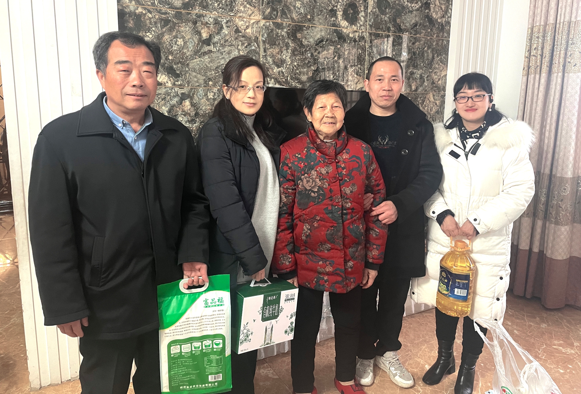 情系一線送溫暖，凝心聚力鼓干勁